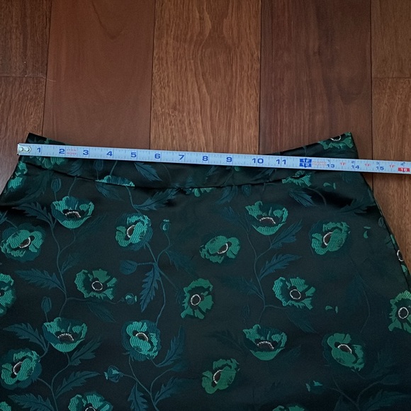 EUC J. Crew Floral Flat Front A-Line Short Mini Skirt Size 4 Black & Green - Picture 5 of 11